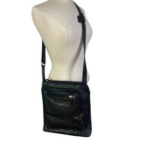 Levenger Black Leather Crossbody Laptop Tablet Bag Multiple Pockets Adj Strap